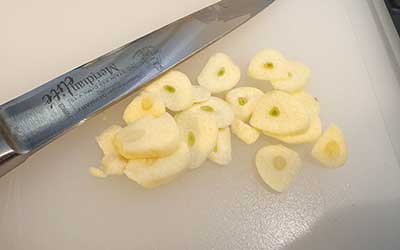 garlic slices