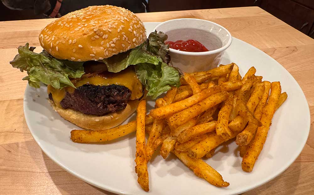 How to grill the perfect burger served on a plate